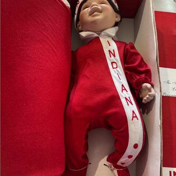 New Vintage Rare 21" Fantasy Collection Porcelain Indiana
Hoosiers Baby Doll COA - Picture 8 of 9